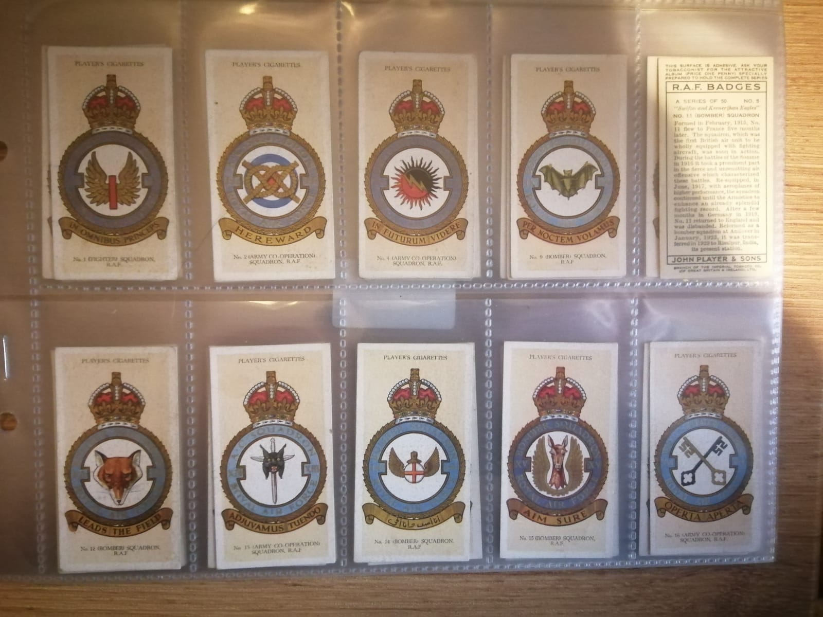 AZ1/C3 R.A.F Badges / Royal Air Force Badges 1937 John Player & sons Full Cigarette card set
