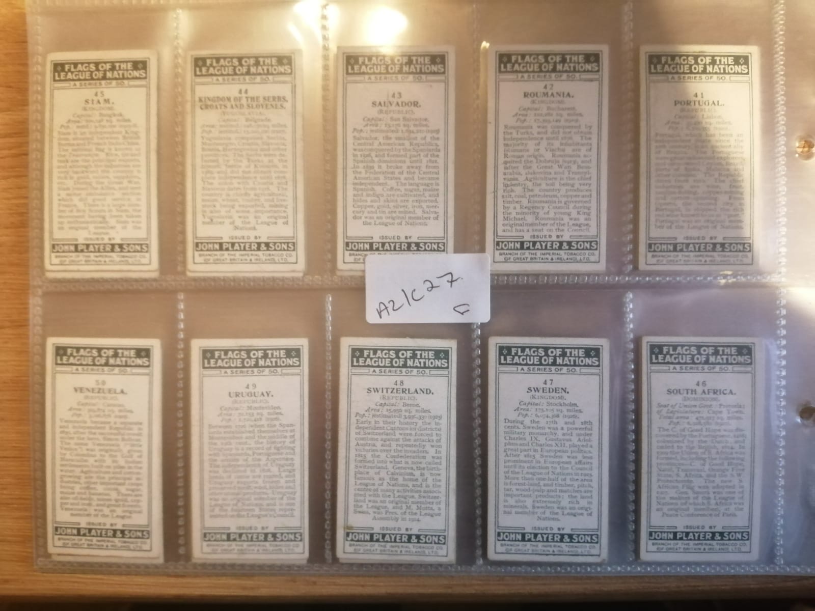 AZ1/C27 Flags of the league of nations 1928 John Player & sons Full Cigarette card set