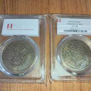 AZ3/100 1x coin encapsulated in a Hard plastic case - 1707 Fridericus Rex AU-58